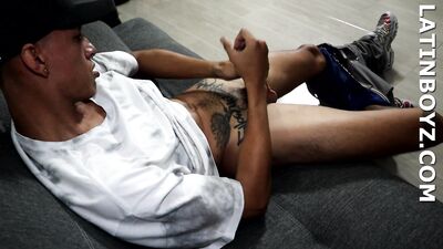 Sexy Colombian Guys - Leao - gay porn video