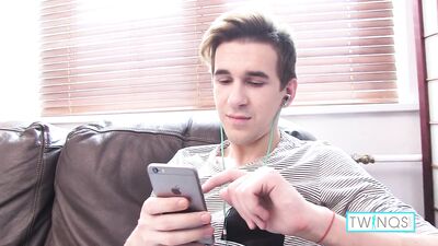 TwinQs - Skinny Twink James Deepthroats Horny Rainbow Boy William - gay porn video