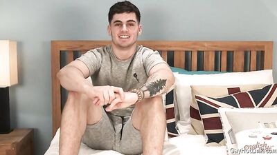 Aldo Walsh - Instagram-Famous Straight Hunk Aldo Gets his 1st Manhandling Cums Everywhere - gay porn video