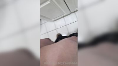 Fans - The Lyon King - gay porn video (23)