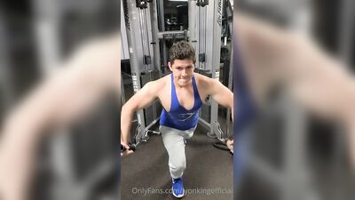 Fans - The Lyon King - gay porn video (24)