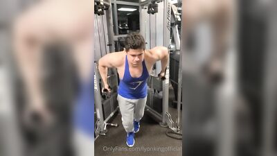 Fans - The Lyon King - gay porn video (24)