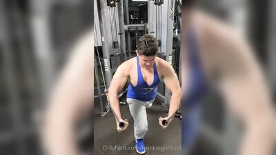 Fans - The Lyon King - gay porn video (24)