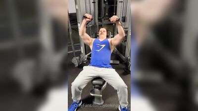 Fans - The Lyon King - gay porn video (25)