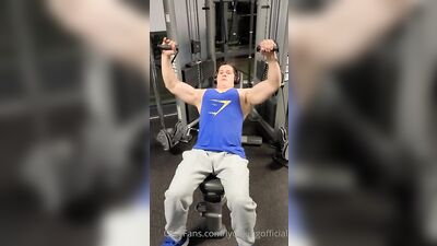 Fans - The Lyon King - gay porn video (25)