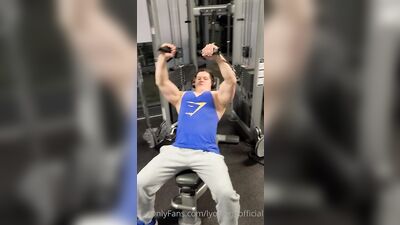 Fans - The Lyon King - gay porn video (25)