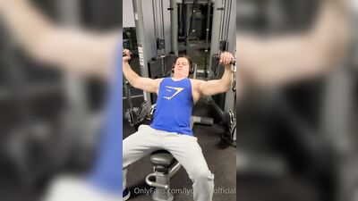 Fans - The Lyon King - gay porn video (25)