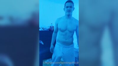 Fans - The Lyon King - gay porn video (48)