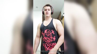 Fans - The Lyon King - gay porn video (32)