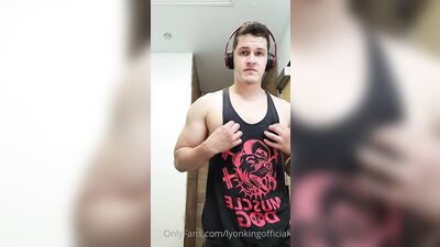 Fans - The Lyon King - gay porn video (32)