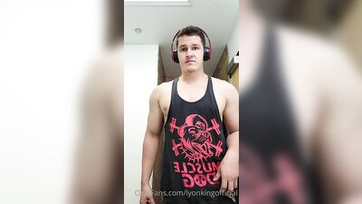 Fans - The Lyon King - gay porn video (32)