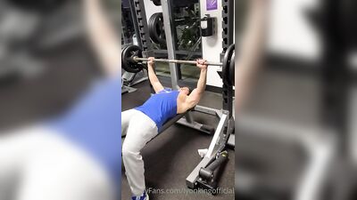 Fans - The Lyon King - gay porn video (26)