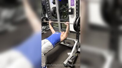 Fans - The Lyon King - gay porn video (26)