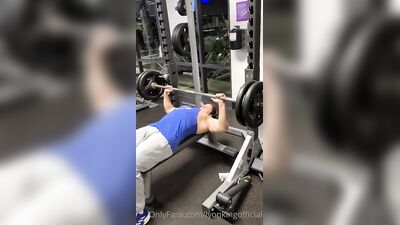 Fans - The Lyon King - gay porn video (26)