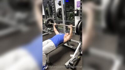 Fans - The Lyon King - gay porn video (26)