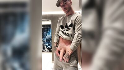 Fans - Josh Moore - Someone to lick my cum up off the floor - gay porn video