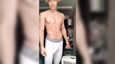Hunks and Jocks Gay Porn (491)