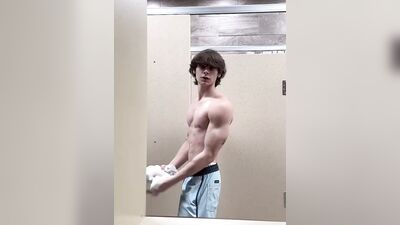 Hunks and Jocks Gay Porn (32)