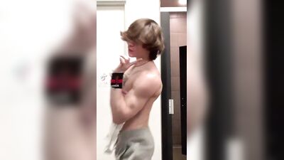 Hunks and Jocks Gay Porn (429)