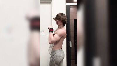 Hunks and Jocks Gay Porn (429)