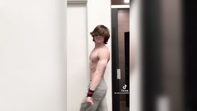 Hunks and Jocks Gay Porn (429)