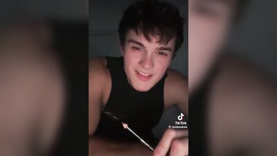 Hunks and Jocks Gay Porn (231)