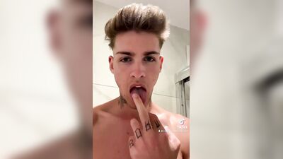 Hunks and Jocks Gay Porn (462)