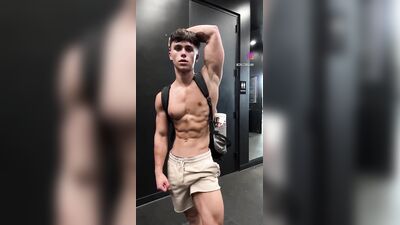 Hunks and Jocks Gay Porn (43)