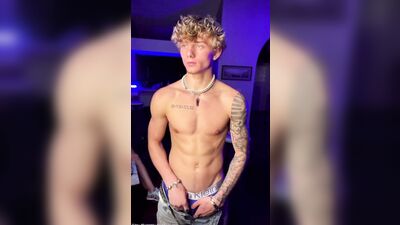 Hunks and Jocks Gay Porn (479)
