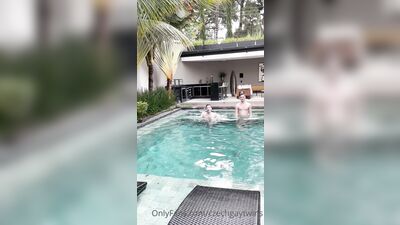 Fans - Czechgaytwins (129)