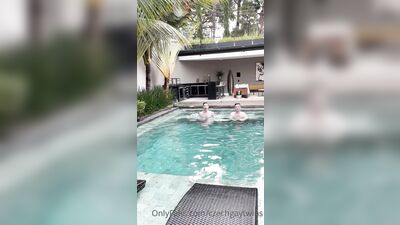 Fans - Czechgaytwins (129)