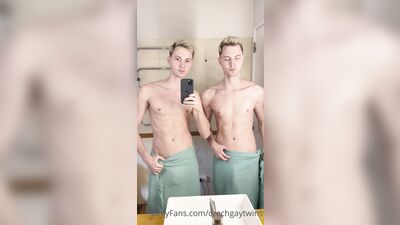 Fans - Czechgaytwins (194)