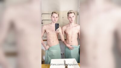 Fans - Czechgaytwins (194)