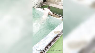 Fans - Czechgaytwins (111)