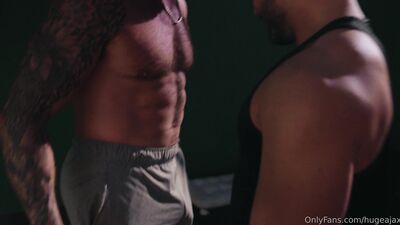 Fans - HugeAjax and Juan Hernandez - free gay porn - gay porn video