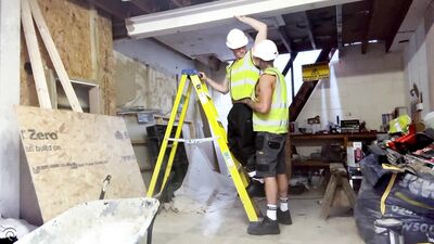 Construction Service Hi-Vis Oral Overtime In The Workshop
