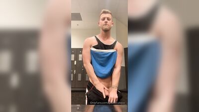Fans - Letseatcakexx gay porn video (39)