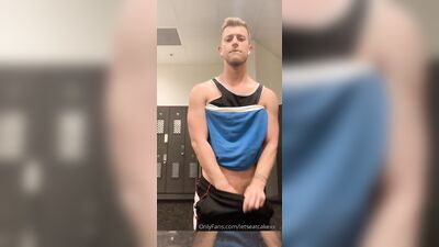 Fans - Letseatcakexx gay porn video (39)