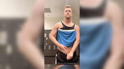Fans - Letseatcakexx gay porn video (39)