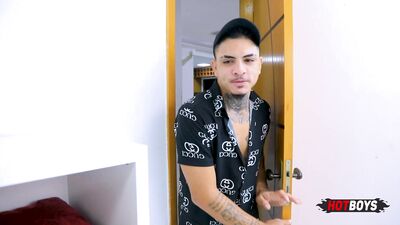 Voce acabou com a minha Pascoa! - gay porn 