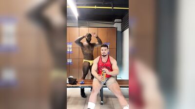 Tesao pos treino - Rico Marlon & Bombom Dot - gay porn 