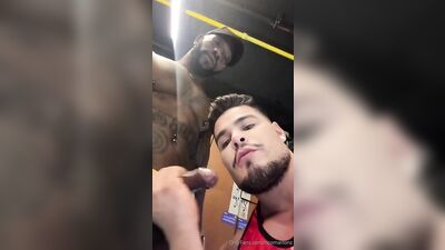 Tesao pos treino - Rico Marlon & Bombom Dot - gay porn 