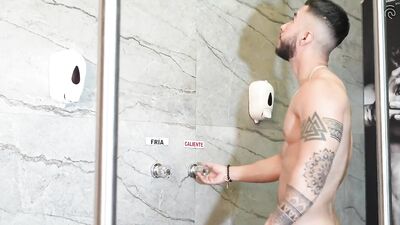 Delicious encounter in sauna threesome