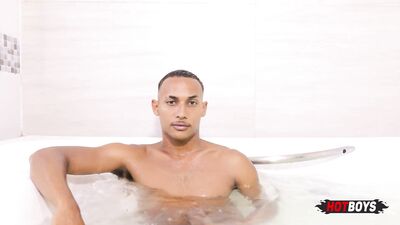 Aluguel atrasado, pagamento com o Rabo! - gay porn video