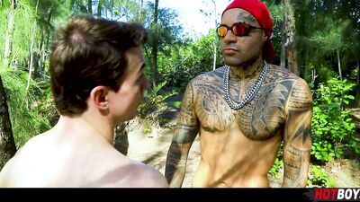 Trilha do Tesao! - gay porn video