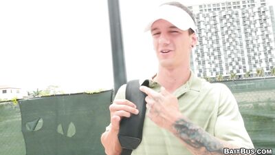 BaitBus - Turning a Straight Golfer