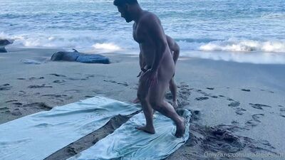OnlyFans - Aussie Matthew Ellis & Beau Butler flip fuck on beach