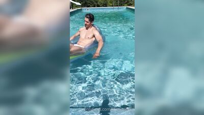Draconblue - Naked Jerk off on the pool - fan club