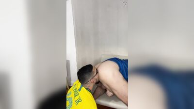 He gave such a good blowjob that I came on his face - fan club