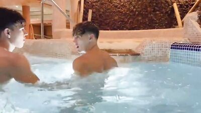 Jacuzzi Wet Play - Alann and Melvin - fan club